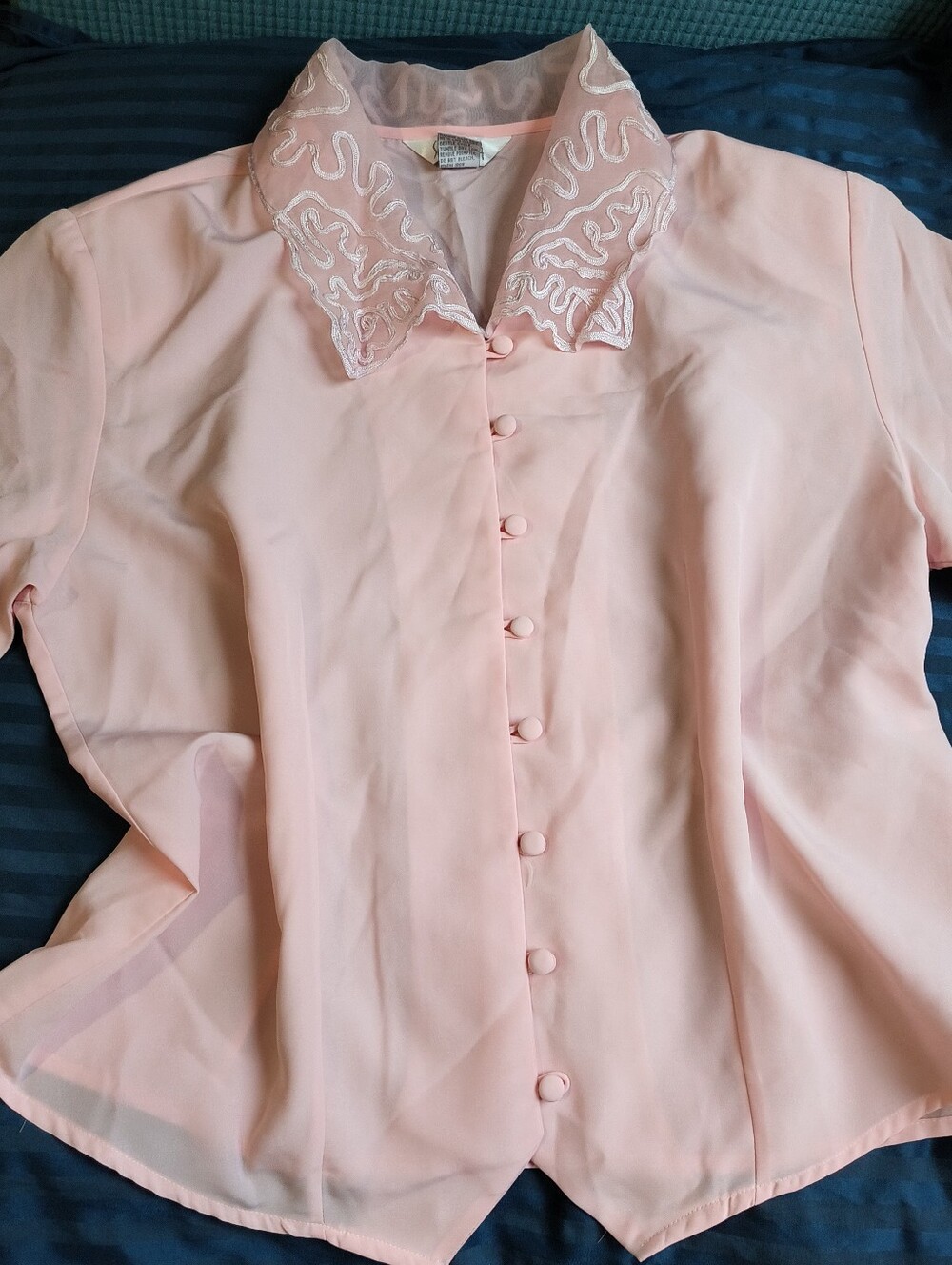Vintage Pale Pink Button-Front Blouse with Embroidered Collar